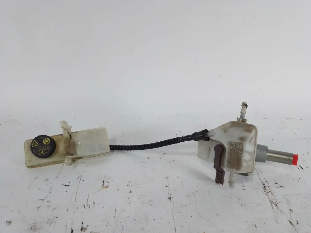 Liquidación BOMBA FRENO CITROËN C4 PICASSO II 1.2 THP 130 - 03350890841