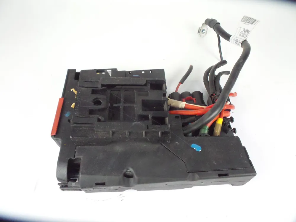 CAJA RELES / FUSIBLES MERCEDES-BENZ CLASE E C207 - A2075400640 Comprar En Línea