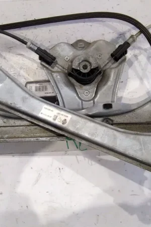 ELEVALUNAS DELANTERO DERECHO RENAULT CLIO III - 8200291147 Directo De Fábrica