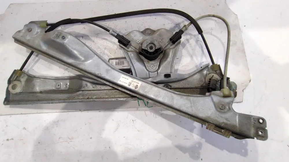ELEVALUNAS DELANTERO DERECHO RENAULT CLIO III - 8200291147 Directo De Fábrica