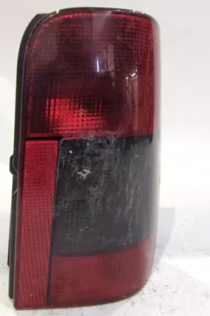 Descuento PILOTO TRASERO DERECHO EXTERIOR PEUGEOT BERLINGO II PARTNER I Y II - 9625292180