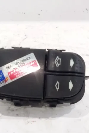 MANDO ELEVALUNAS DELANTERO IZQUIERDO AL DE - ys4t ford Focus 1 año 98 Compra Ahora