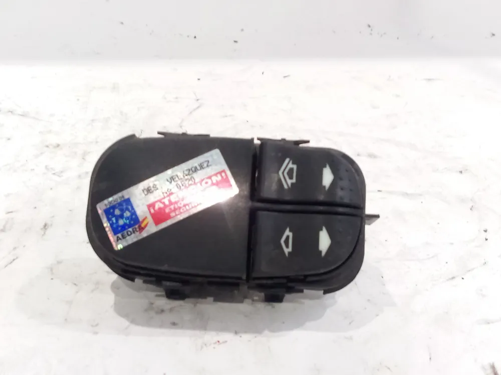 MANDO ELEVALUNAS DELANTERO IZQUIERDO AL DE - ys4t ford Focus 1 año 98 Compra Ahora