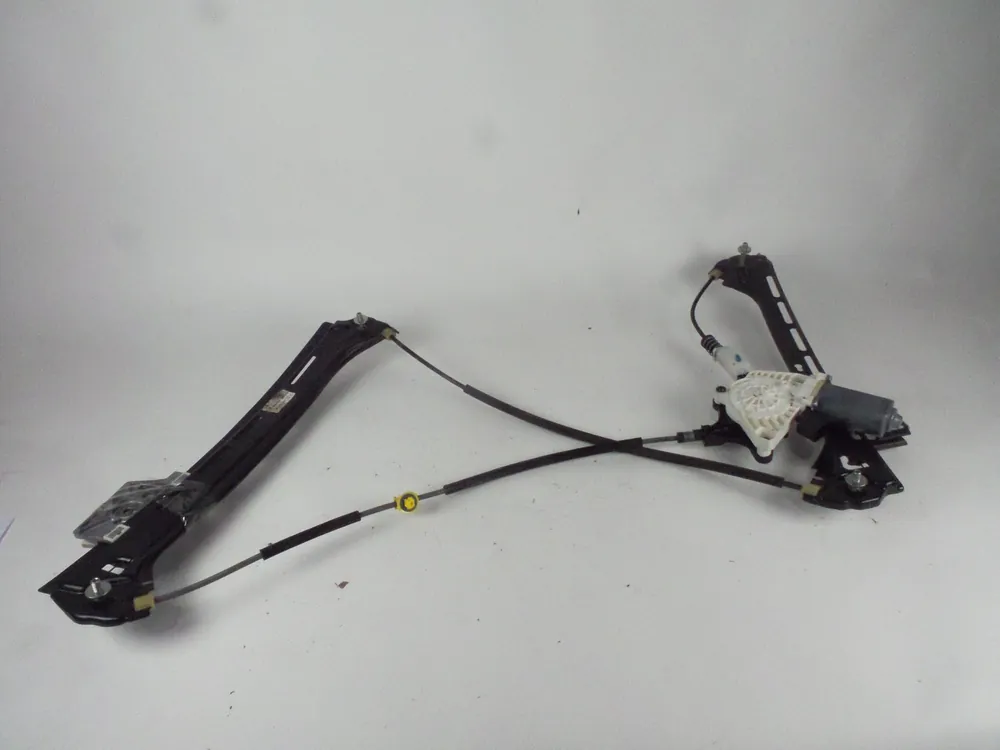 MANETA ELEVALUNAS DELANTERO DERECHO MERCEDES-BENZ CLASE E C207 - A2077200646 De Moda