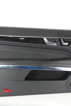 GUARNECIDO PUERTA DELANTERA IZQUIERDA MERCEDES-BENZ CLASE E C207 - A2077200158 Oferta Limitada