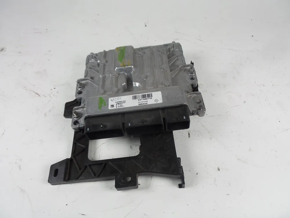 Descuento CENTRALITA MOTOR UCE RENAULT MEGANE IV FASTBACK - 237106677R