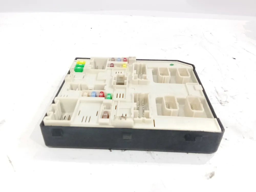 CAJA RELES / FUSIBLES RENAULT MEGANE III GRANDTOUR (KZ0/1) 2.0 TCE - 284B62069R Envío Exprés