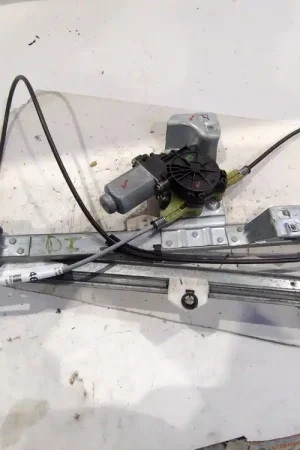 Últimas Unidades ELEVALUNAS DELANTERO IZQUIERDO RENAULT KANGOO 2008-2013 - 402087A.
