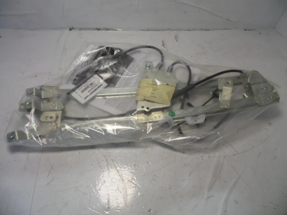 MANETA ELEVALUNAS DELANTERO IZQUIERDO RENAULT MEGANE 2-G.TOUR-SEDAN - 4842043SM.8200325136.8201010926.8200075940.8200478623. Envío Gratis