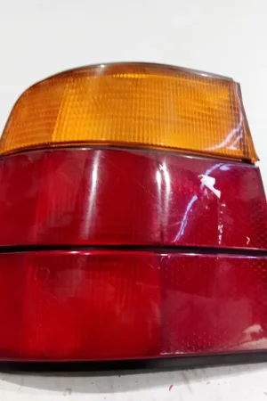 De Moda PILOTO TRASERO IZQUIERDO EXTERIOR AL DE - 63211384009 BMW E34 serie 5