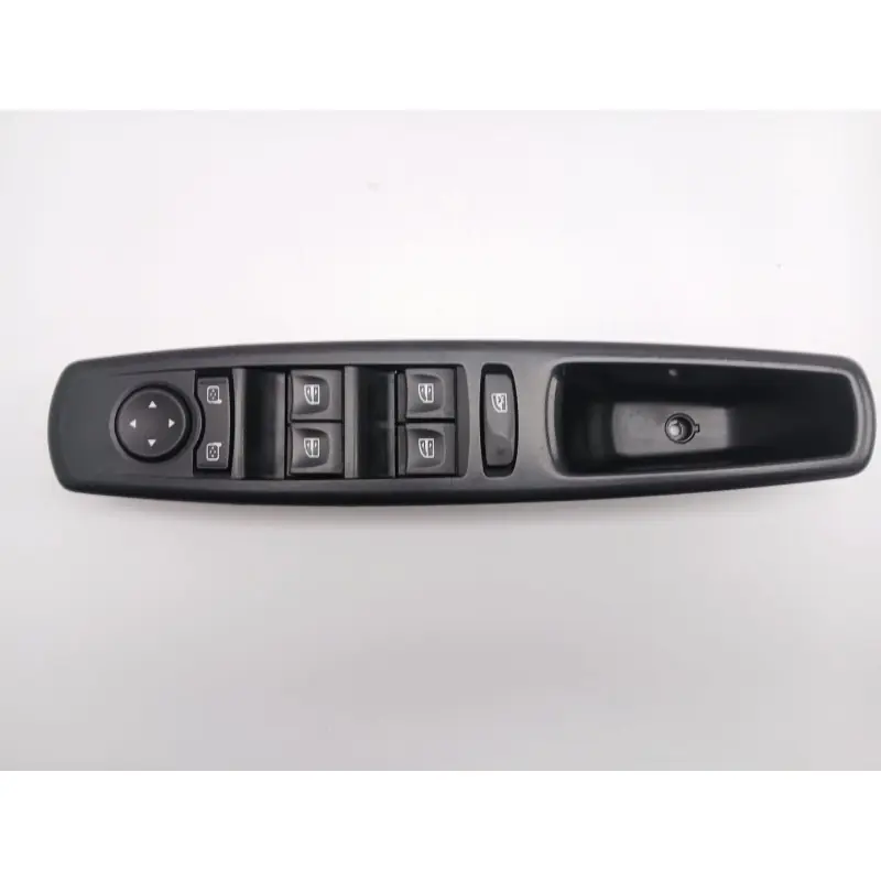MANETA ELEVALUNAS DELANTERA IZQUIERDA 809610016R Solo Por Tiempo Limitado