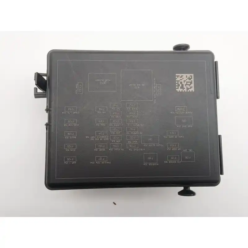 CAJA RELES / FUSIBLES P68068355AE Última Oportunidad