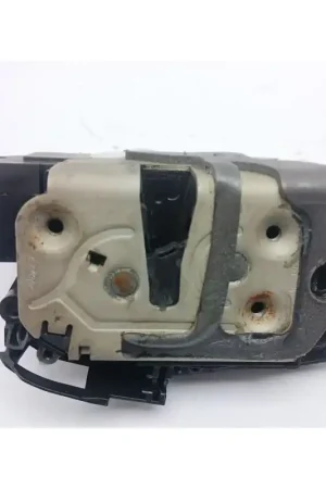 Ordena Ya CERRADURA PUERTA TRASERA DERECHA 31301747