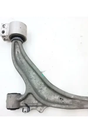 Ocasión Especial BRAZO SUSPENSION INFERIOR DELANTERO IZQUIERDO 13371818