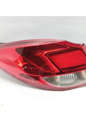 PILOTO TRASERO IZQUIERDO 168348 1222193 Marca Reconocida