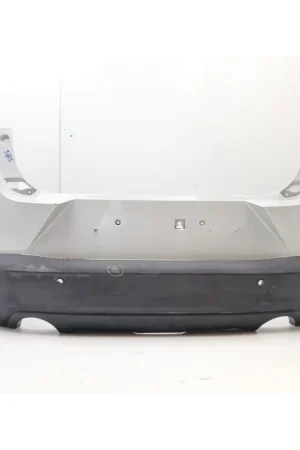 PARAGOLPES TRASERO D10J50221 DBYC5022XBB Precio Bajo
