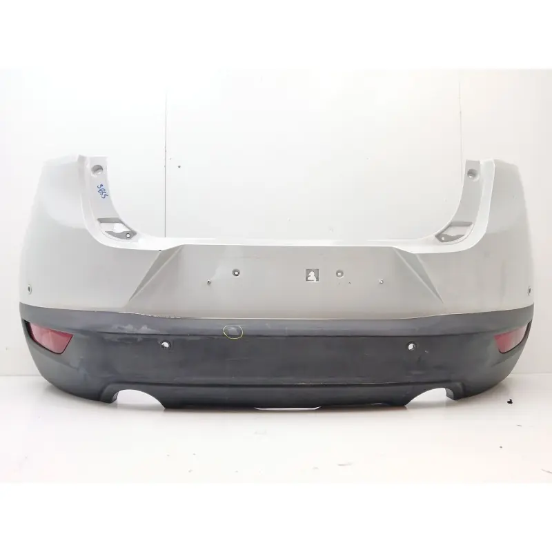 PARAGOLPES TRASERO D10J50221 DBYC5022XBB Precio Bajo