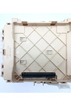 Última Oportunidad CAJA RELES / FUSIBLES 8273012X81 63586756