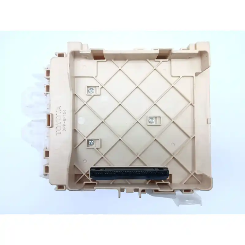 Última Oportunidad CAJA RELES / FUSIBLES 8273012X81 63586756