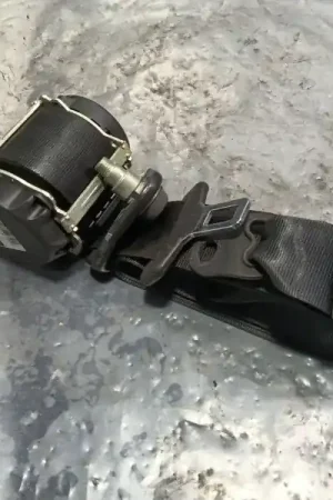 CINTURON SEGURIDAD DELANTERO IZQUIERDO 868857909R Precio Rebajado