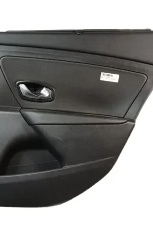 GUARNECIDO PUERTA TRASERA DERECHA 156004141 829A00203RA 156227481 Precio Rebajado