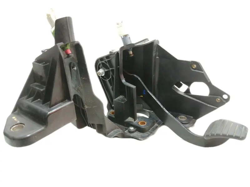 PEDAL EMBRAGUE 180101626R Promoción