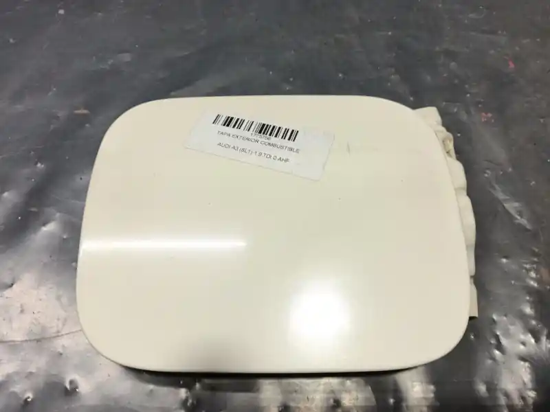 TAPA EXTERIOR COMBUSTIBLE 8L0809905A Mejor Precio