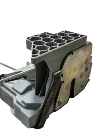 CERRADURA PUERTA TRASERA DERECHA 81420Q0400 Popular