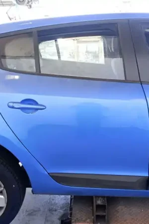 Disponible Ahora PUERTA TRASERA DERECHA
