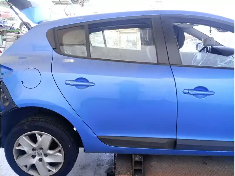 Disponible Ahora PUERTA TRASERA DERECHA
