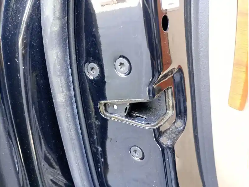 CERRADURA PUERTA TRASERA IZQUIERDA Disponible Ahora