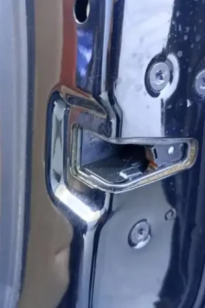 CERRADURA PUERTA TRASERA DERECHA Stock Limitado