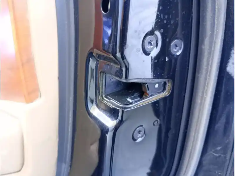 CERRADURA PUERTA TRASERA DERECHA Stock Limitado