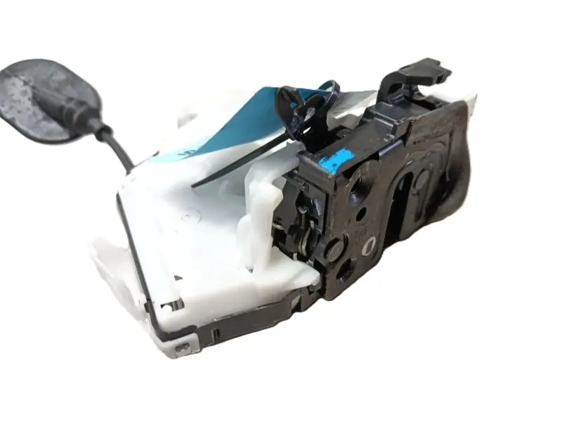 CERRADURA PUERTA TRASERA IZQUIERDA 825035824R C11308V8014140 Disponible Ahora