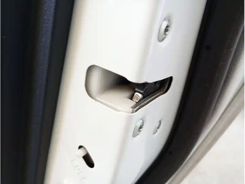 Certificado CERRADURA PUERTA TRASERA DERECHA