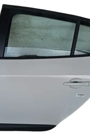 PUERTA TRASERA IZQUIERDA 821018543R Comprar En Línea