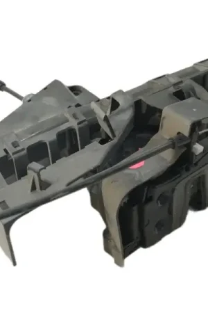 Máxima Calidad CERRADURA PUERTA TRASERA DERECHA 8V4AS26412EA 915359 010909 A048317