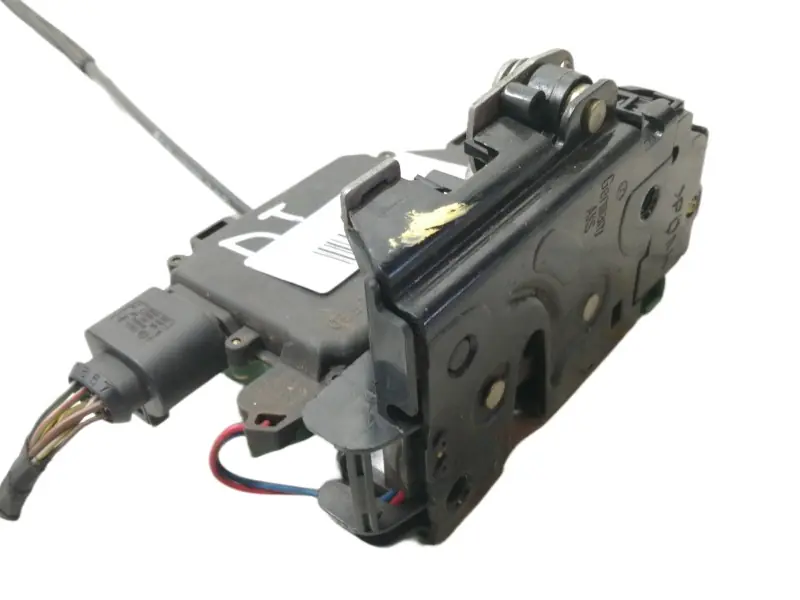 CERRADURA PUERTA DELANTERA IZQUIERDA 15QC3B1837015Q C3B1837015Q 117674103 Más Vendido