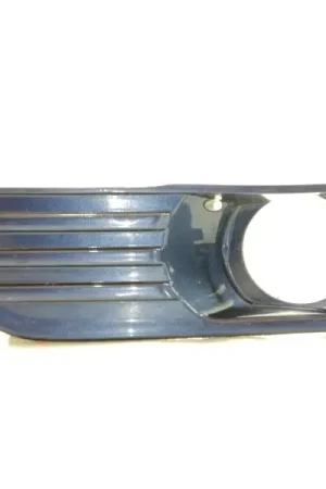 REJILLA PARAGOLPES DERECHA 4M5119953 Tendencia