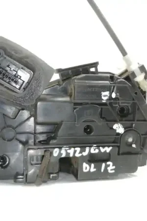 CERRADURA PUERTA DELANTERA IZQUIERDA 6V1837015A Descuento