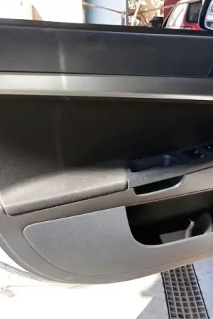 GUARNECIDO PUERTA DELANTERA IZQUIERDA Artesanal