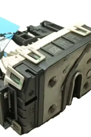 CERRADURA PUERTA TRASERA DERECHA A2047302835 46054Q10 Artesanal