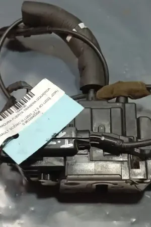 Envío Inmediato CERRADURA PUERTA TRASERA IZQUIERDA 825030032R