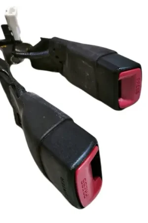 Última Versión ENGANCHE CINTURON TRASERO IZQUIERDO 734800D120C0