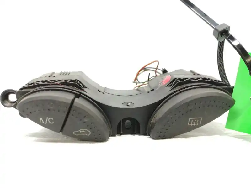 Ocasión Especial MANDO MULTIFUNCION YS4T19A945BA