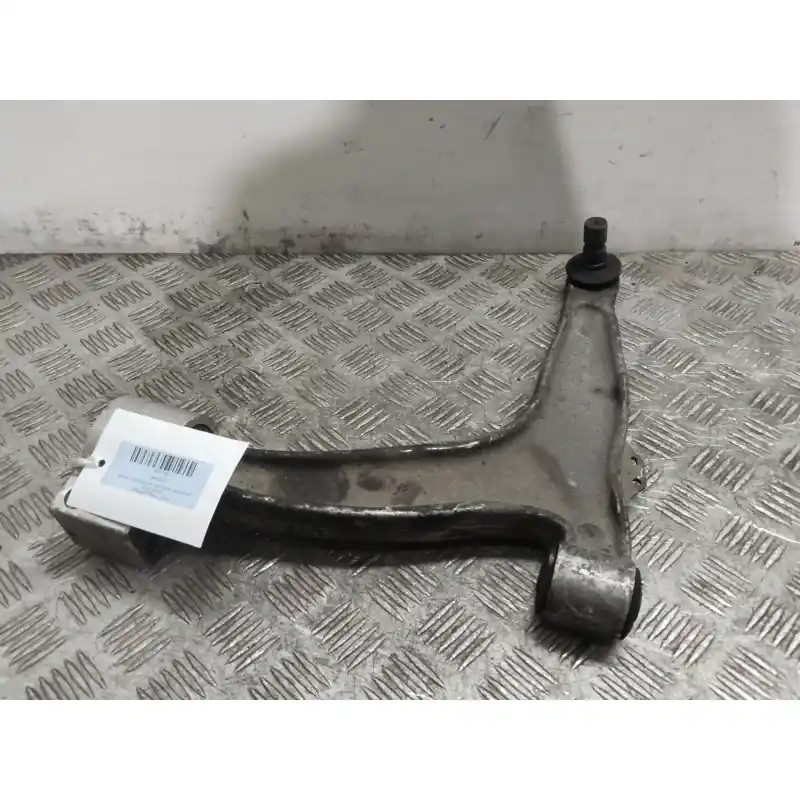 Imprescindible (Must-Have) BRAZO SUSPENSION INFERIOR DELANTERO IZQUIERDO 24413015