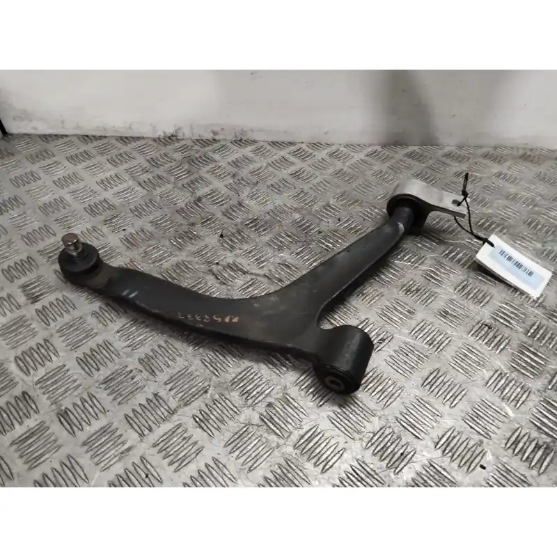 BRAZO SUSPENSION INFERIOR DELANTERO DERECHO 3521R4 Súper Precio