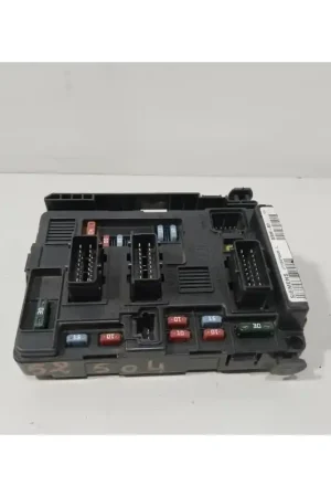 Promoción CAJA RELES / FUSIBLES 9650618480