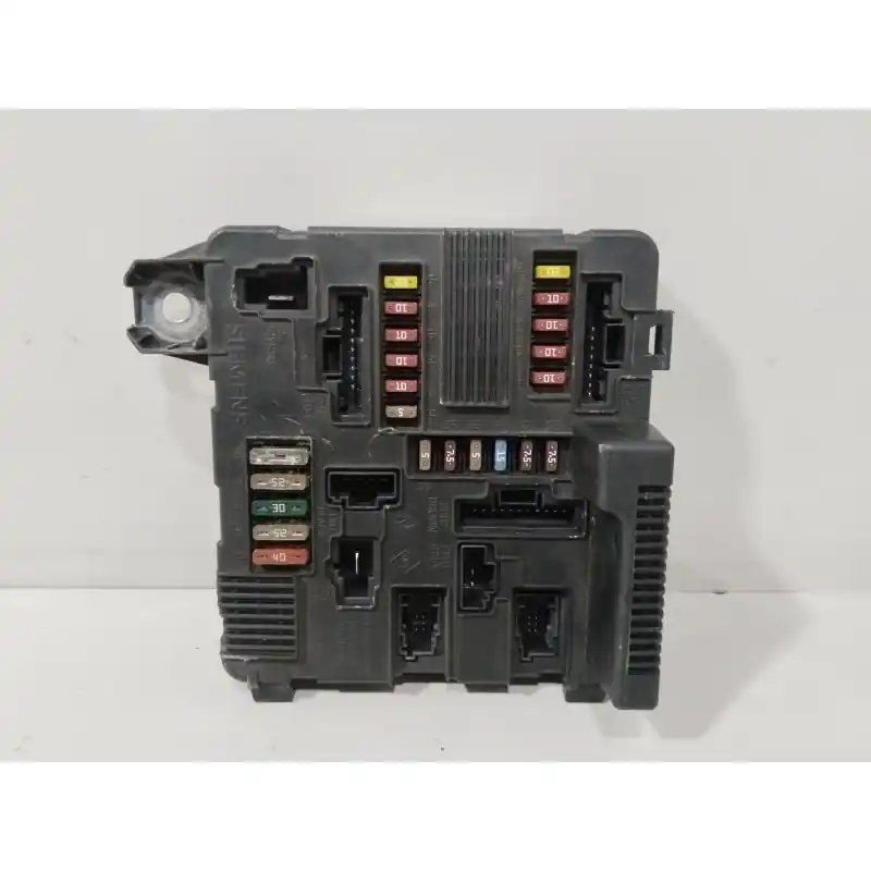 Envío Exprés CAJA RELES / FUSIBLES 8200306033A