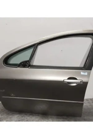 PUERTA DELANTERA IZQUIERDA 9002S8 Última Versión